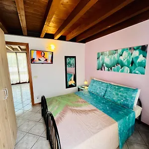  Appartamento Desenzano With Balcony Italia